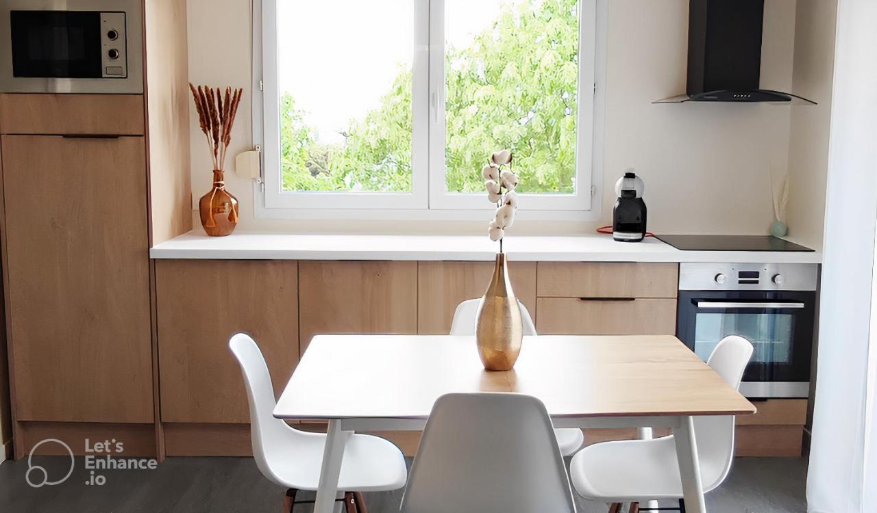 T2 Cosy, Confort, Balcon Parking * Saint-Priest (Rhone)